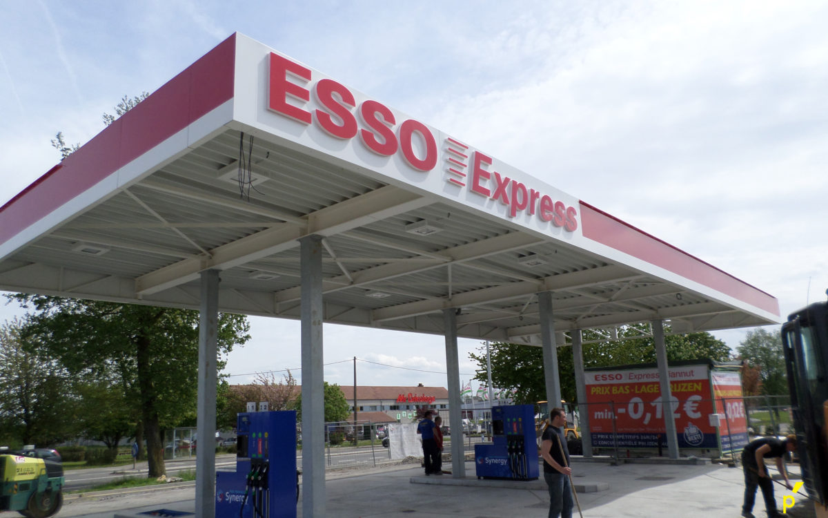 30 Gevelbekleding Esso Publima